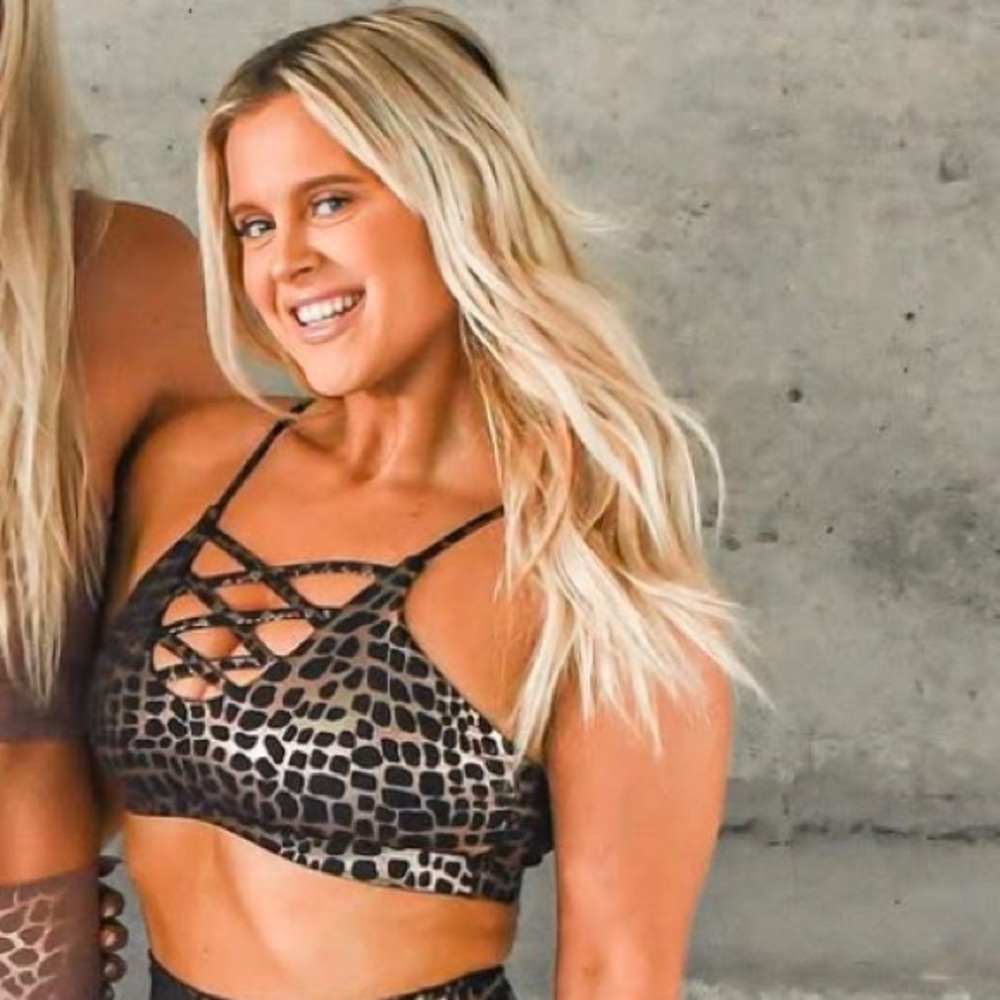 Til You Collapse Moxie Iridescent Sports Bra - Size Small